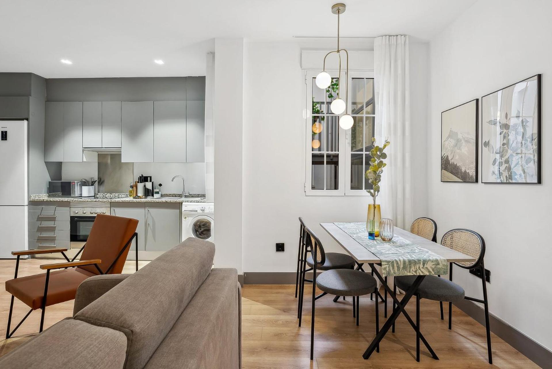 Limehome Madrid Calle De Santa Ana - Estancia Temporal Екстериор снимка