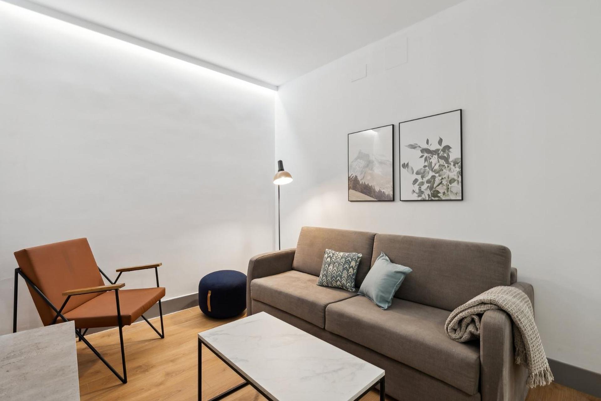 Limehome Madrid Calle De Santa Ana - Estancia Temporal Екстериор снимка