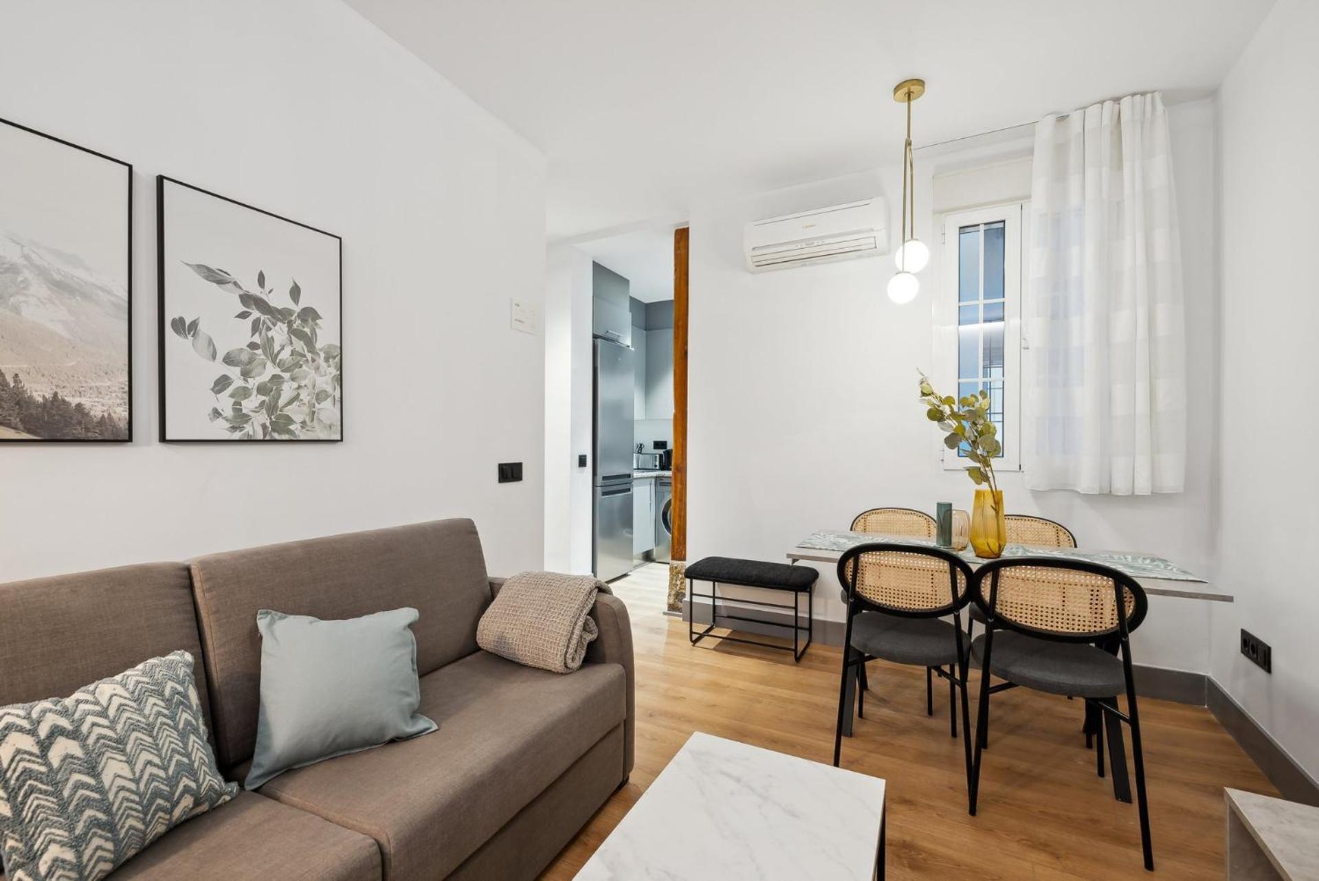 Limehome Madrid Calle De Santa Ana - Estancia Temporal Екстериор снимка