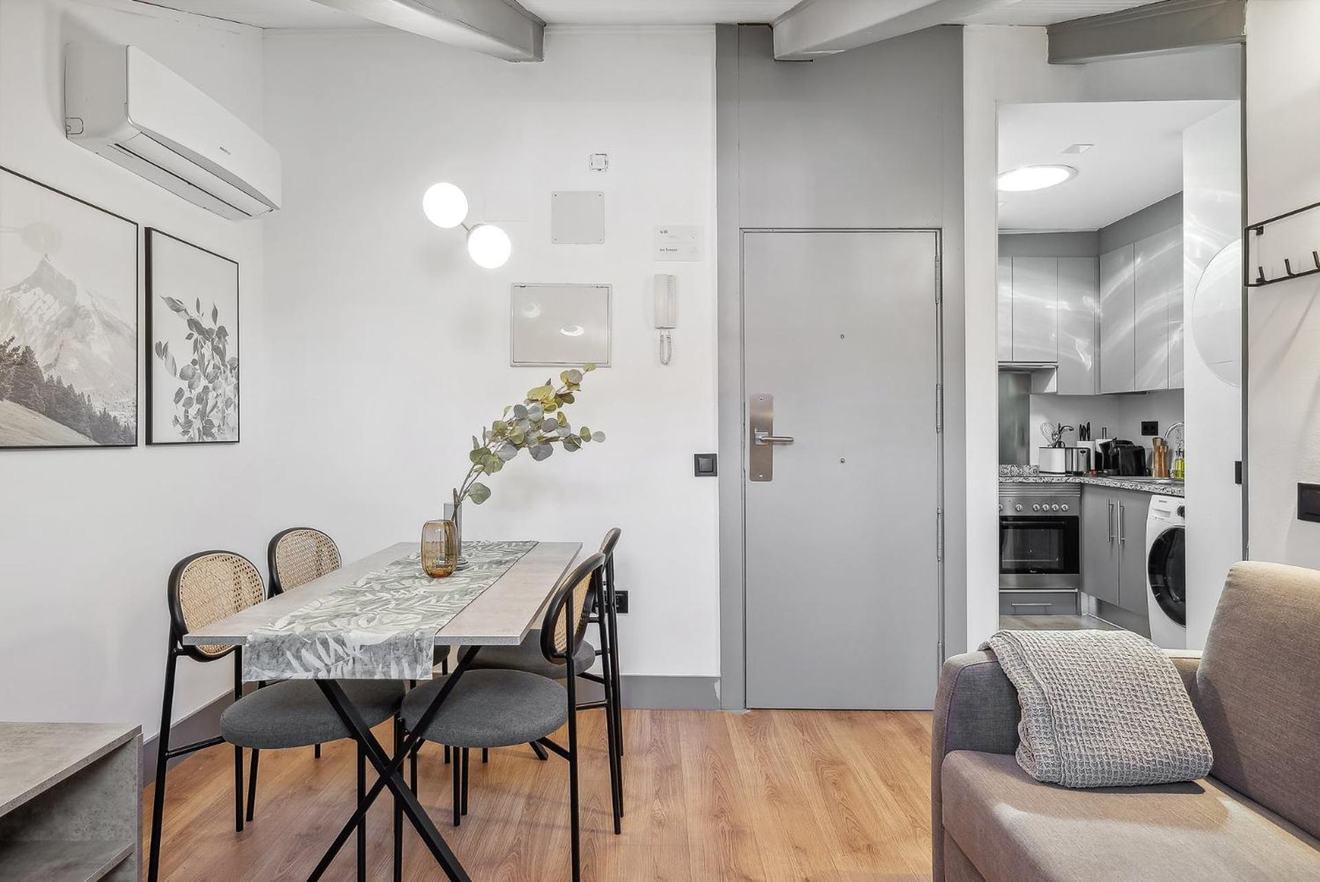 Limehome Madrid Calle De Santa Ana - Estancia Temporal Екстериор снимка